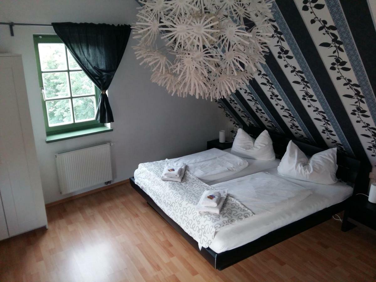 Hotel Wirtshaus Sonnenhof à Radebeul Extérieur photo